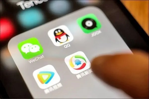 你好，在吗？QQ实名朋友网的聊天记录怎么删呢？